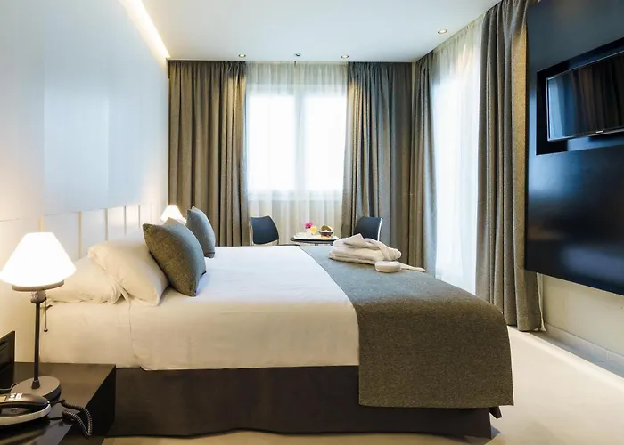 Готель Costa Del Sol