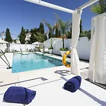 Costa Del Sol Отель